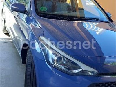 Usado Hyundai i20 100 CV (73 kW) 2017 Azul Berlina