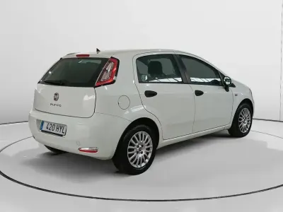 Käytetty Fiat Punto Pop 75 HP (55 kW) 2014 Valkoinen Viistoperä