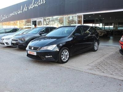 Usado Seat Leon Style 110 CV (80 kW) 2018 Negro Familiar