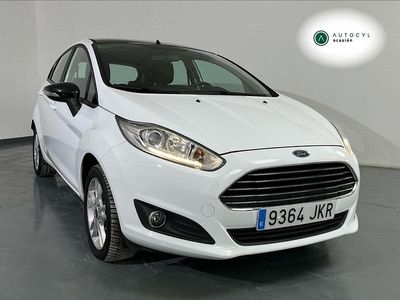 Usado Ford Fiesta Titanium 82 CV (60 kW) 2015 Blanco Utilitario