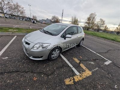 Gris / plata Usado 2009 Toyota Auris Luna Berlina | 5500 € (Buen precio)