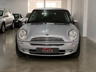 Usado Mini ONE 90 CV (66 kW) 2006 Gris / plata Utilitario