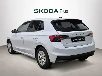 Usado Skoda Fabia Selection 95 CV (69 kW) 2025 Blanco Utilitario