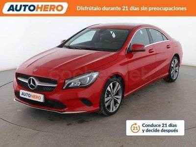 Usado Mercedes CLA180 122 CV (89 kW) 2017 Rojo Berlina