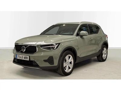 Käytetty Volvo XC40 Core 163 HP (119 kW) 2024 Vihreä Katumaasturi