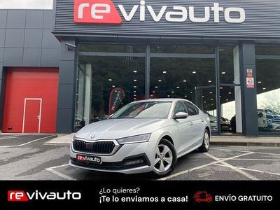 Usado Skoda Octavia Ambition 115 CV (84 kW) 2021 Gris / plata Berlina