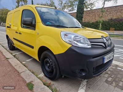 Usado Renault Kangoo 95 CV (69 kW) 2020 Amarillo Monovolumen