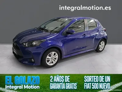 Usado Toyota Yaris Edition 125 CV (91 kW) 2024 Azul Berlina