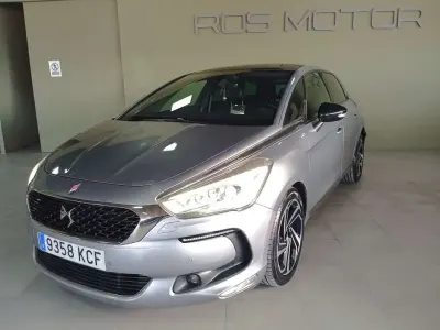 Usado DS Automobiles DS5 Prestige 181 CV (133 kW) 2017 Gris Utilitario