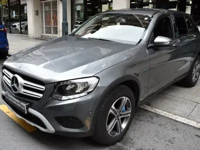 Usado Mercedes GLC350 320 CV (235 kW) 2018 Gris selenita SUV