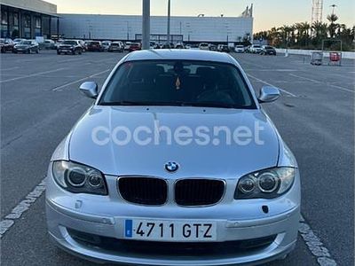 Usado BMW 118 143 CV (105 kW) 2010 Gris / plata Utilitario