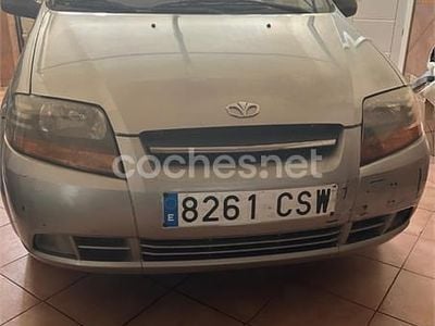 Gris / plata Usado 2004 Chevrolet Kalos SE Berlina | 2400 € (Precio justo)