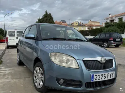 Usado Skoda Fabia Style 105 CV (77 kW) 2008 Azul Berlina