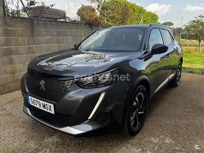 Usado Peugeot 2008 Allure 130 CV (95 kW) 2023 Gris / plata SUV