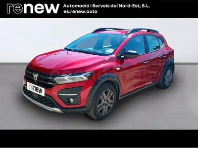 Usado Dacia Sandero Comfort 101 CV (74 kW) 2022 Rojo Berlina