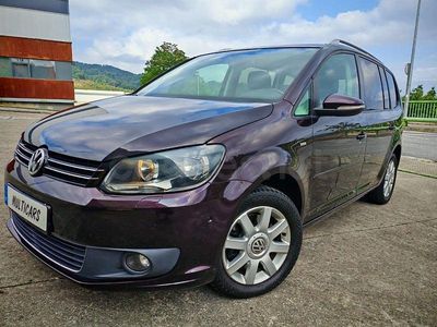 Usado VW Touran Advance 140 CV (102 kW) 2013 Violeta / lila Monovolumen