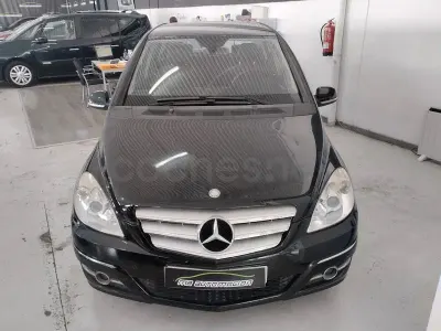 Usado Mercedes B180 109 CV (80 kW) 2010 Negro Monovolumen