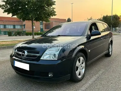 Usado Opel Vectra Elegance 177 CV (130 kW) 2005 Negro Familiar