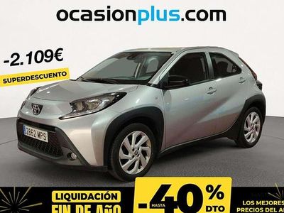 Gris Usado 2024 Toyota Aygo Play Utilitario | 12.900 € (Precio justo)
