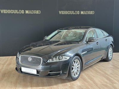 Usado Jaguar XJ Premium Luxury 275 CV (202 kW) 2010 Gris / plata Berlina