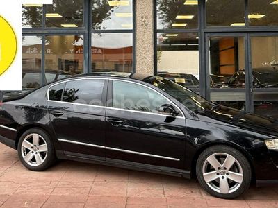 Usado VW Passat Highline 140 CV (102 kW) 2007 Negro Berlina