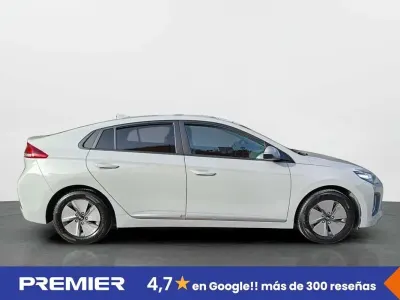 Usado Hyundai Ioniq 141 CV (103 kW) 2022 Gris Utilitario