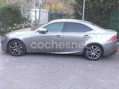 Lexus IS300h