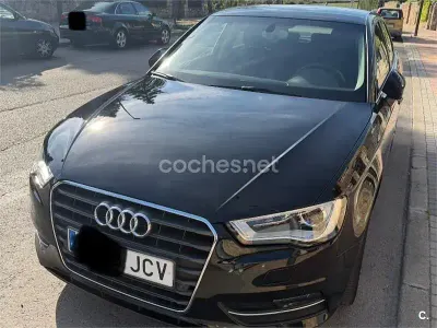 Usado Audi A3 Attraction 110 CV (80 kW) 2015 Negro Berlina