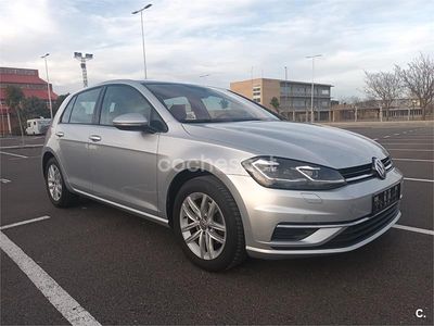 Gris / plata Usado 2019 VW Golf VII Sportline Berlina | 14.400 € (Buen precio)
