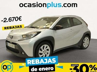 Gris Usado 2024 Toyota Aygo Play Utilitario | 13.173 € (Precio justo)
