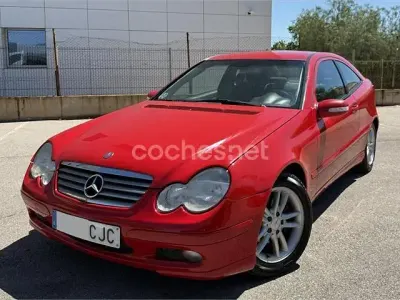 Usado Mercedes C180 143 CV (105 kW) 2004 Rojo Berlina