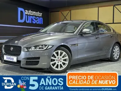 Usado Jaguar XE Prestige 203 HP (149 kW) 2017 Cinzento Sedan