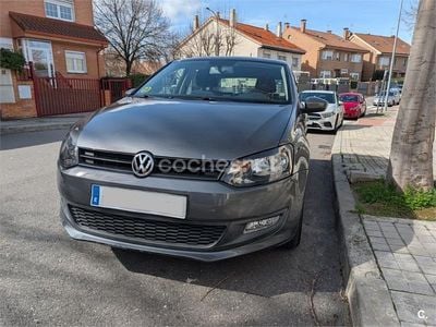 Usado VW Polo Advance 90 CV (66 kW) 2010 Gris / plata Utilitario