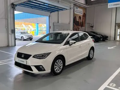 Usado Seat Ibiza Style Plus 110 CV (80 kW) 2022 Blanco Utilitario