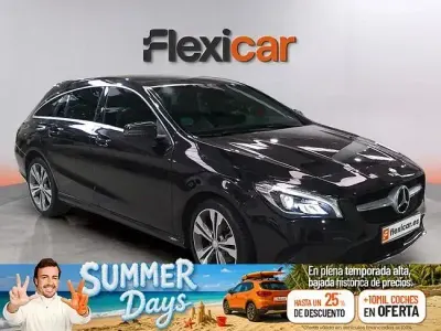 Usado Mercedes CLA200 Shooting Brake 136 CV (100 kW) 2018 Negro Familiar
