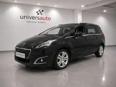 Usado Peugeot 5008 Allure 115 CV (84 kW) 2014 Negro Monovolumen