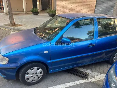 Usado VW Polo Trendline 75 CV (55 kW) 2001 Azul Utilitario