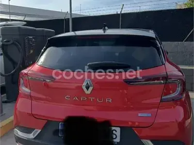 Usado Renault Captur Zen 160 CV (117 kW) 2021 Rojo SUV