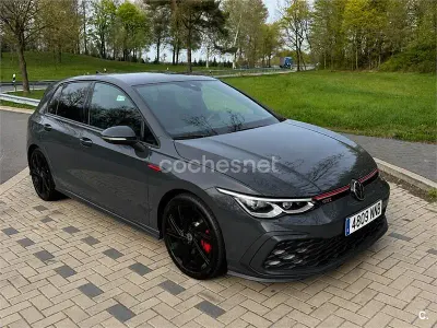 Usado VW Golf VIII GTI 245 CV (180 kW) 2024 Gris / plata Berlina