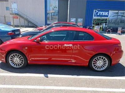 Usado Alfa Romeo GT Distinctive 150 CV (110 kW) 2008 Rojo Coupe