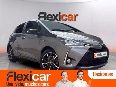 Usado Toyota Yaris Hybrid Active 100 CV (73 kW) 2018 Gris