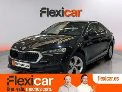 Usado Skoda Octavia Ambition 115 CV (84 kW) 2022 Negro Berlina