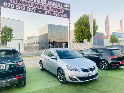 Usado Peugeot 308 Allure 120 CV (88 kW) 2015 Gris / plata Berlina