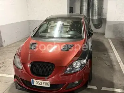 Usado Seat Leon Sport 102 CV (75 kW) 2006 Granate Utilitario