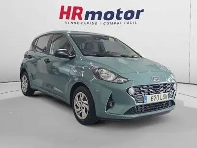 Usado Hyundai i10 67 CV (49 kW) 2021 Verde Utilitario