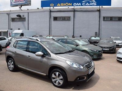 Usado Peugeot 2008 Allure 100 CV (73 kW) 2016 Gris / plata SUV