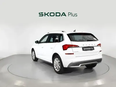 Usado Skoda Kamiq Style 110 CV (80 kW) 2022 Blanco SUV