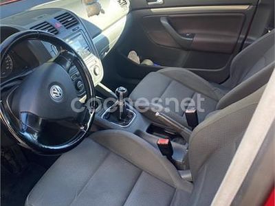 Rojo Usado 2006 VW Golf V Sportline Berlina | 3800 € (Buen precio)