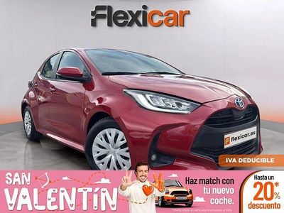 Rojo Usado 2023 Toyota Yaris Hybrid Active Berlina | 18.490 € (Buen precio)