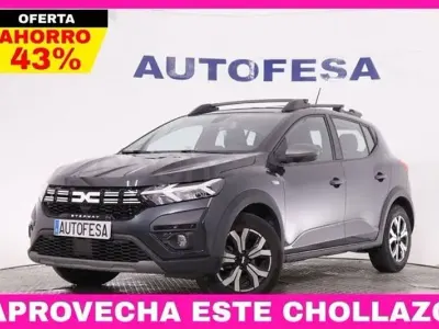 Usado Dacia Sandero Expression 91 CV (66 kW) 2023 Gris / plata Berlina
